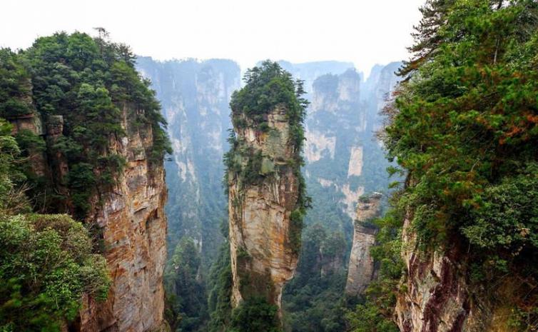 湖南張家界自駕游有趣又刺激景點推薦，喜歡挑戰(zhàn)的旅友們不可錯過的四大景點！