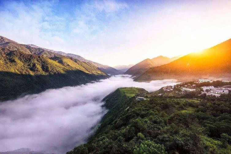 春節(jié)國(guó)內(nèi)自駕游去哪里好?6條美到極致自駕游路線推薦