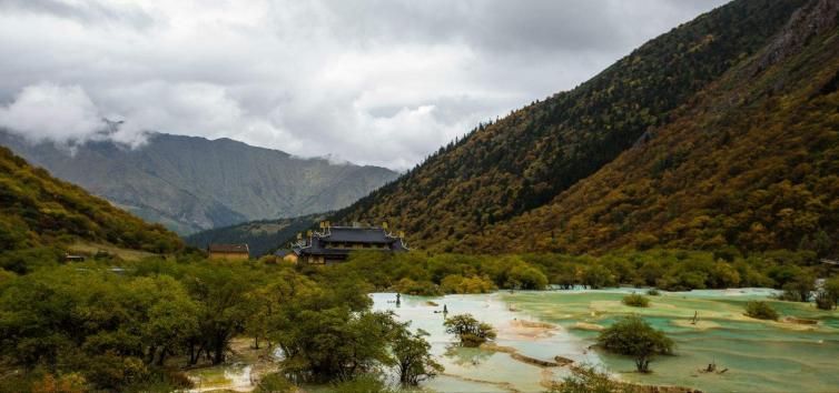 中國(guó)西部最適合春天自駕游好去處推薦，這4條西藏環(huán)線自駕線路值得你去征服