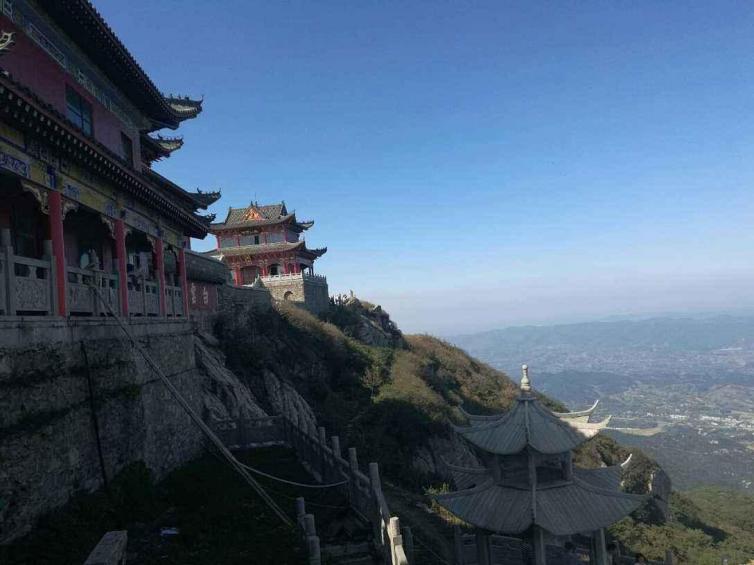 五一小長(zhǎng)假鄭州周邊自駕游去哪里好玩？3個(gè)有山有水人少自駕游好去處強(qiáng)烈推薦