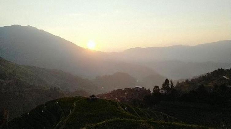 鳳凰出發(fā)至桂林龍脊梯田自駕游游玩攻略，住山頂看日出感受自然之美