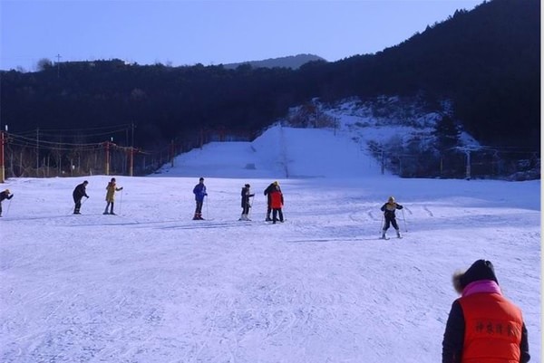 神農(nóng)滑雪場