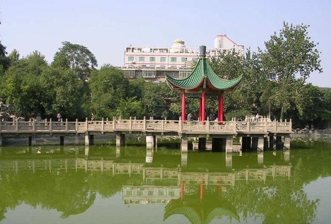 革命公園