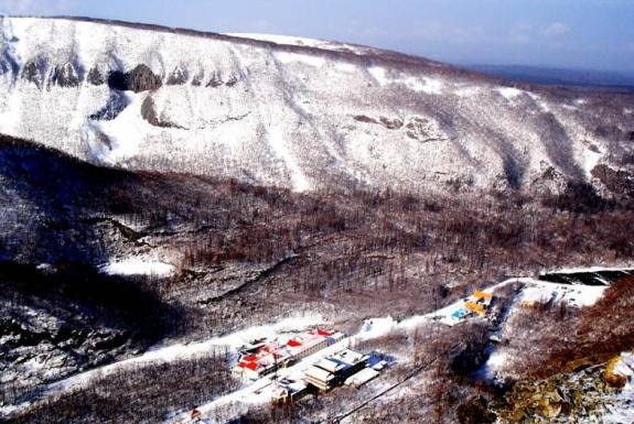 【哈爾濱出發(fā)】哈爾濱集合7日東北落地自駕游：亞布力滑雪場+雪鄉(xiāng)+鏡泊湖+長白山+朝鮮民族村+霧凇島7