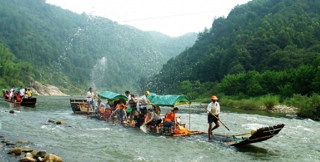 天柱山白馬潭漂流