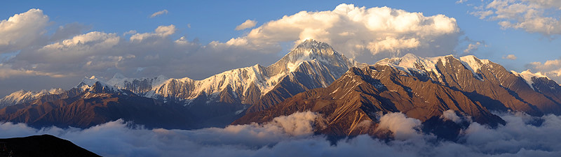 貢嘎雪山